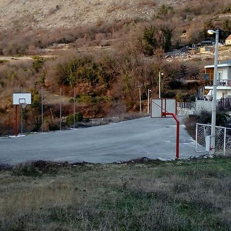 Vujas Village Pleasure Kotor Exterior foto